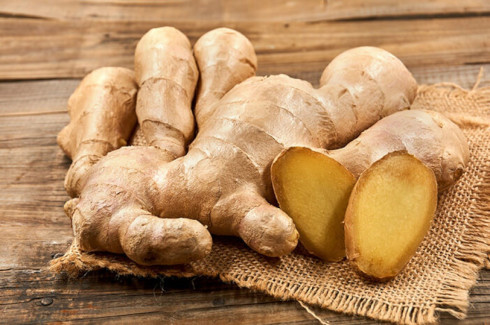 Fresh ginger slices